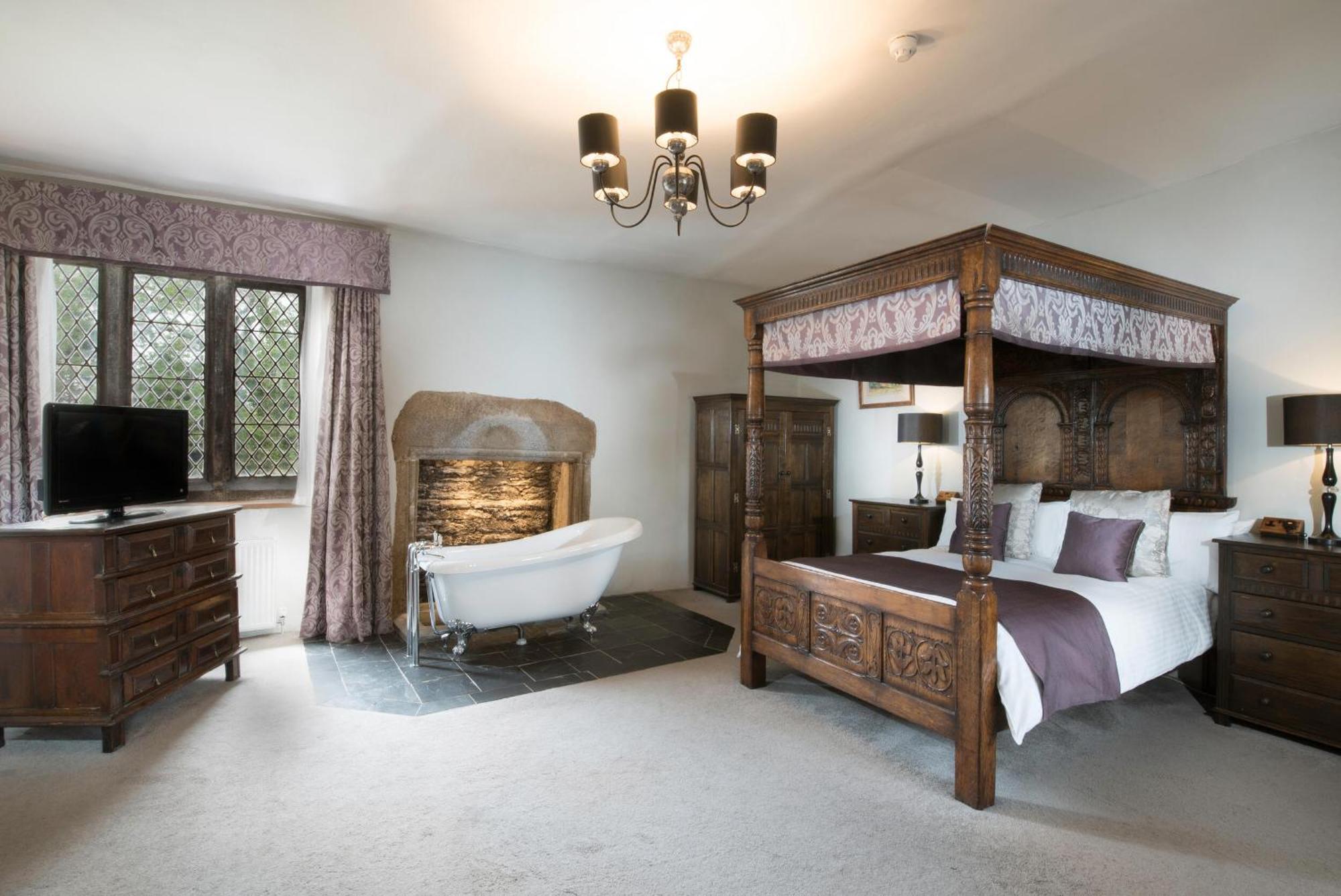 Boringdon Hall Hotel And Spa Плаймаут Экстерьер фото The Tudor Suite