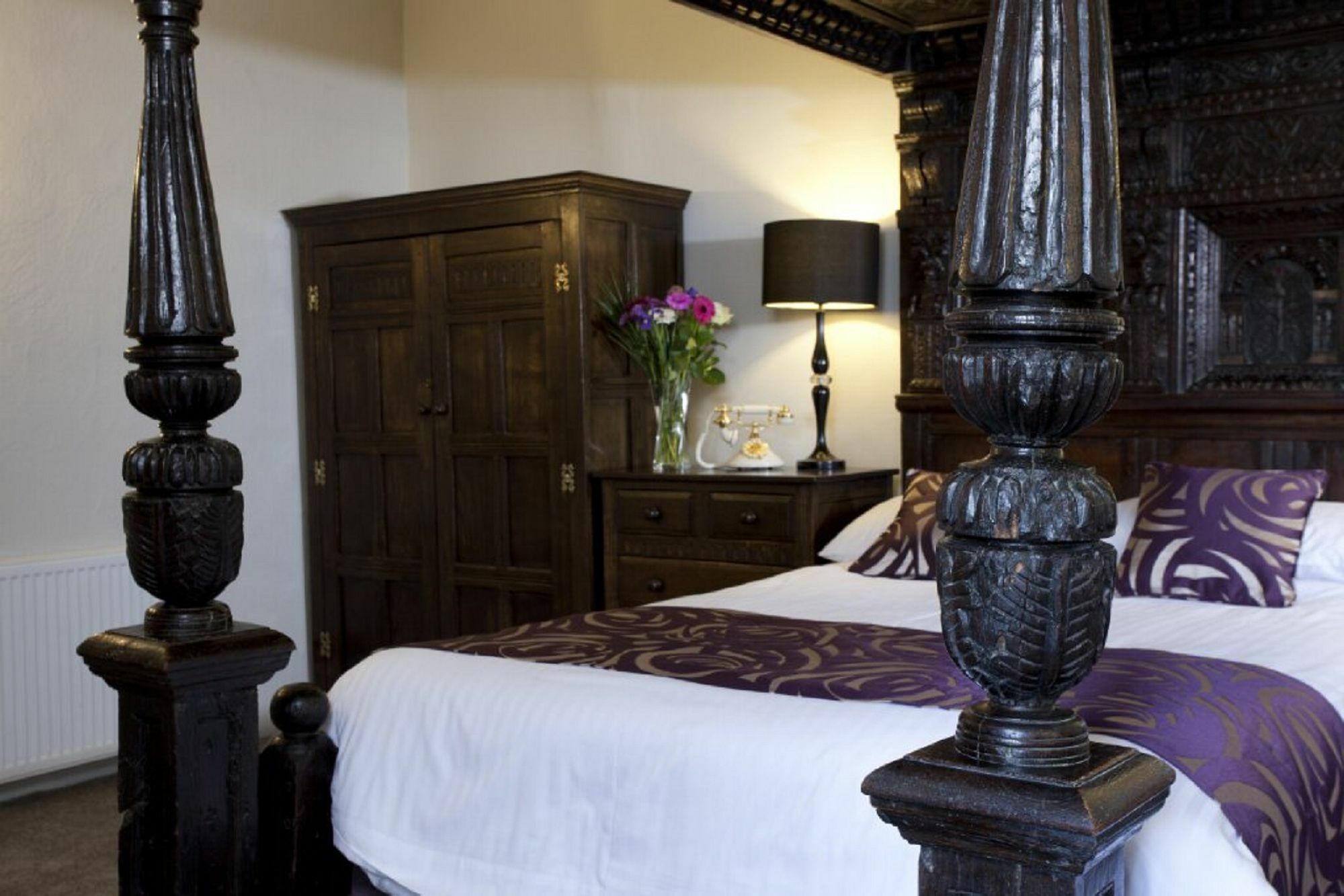 Boringdon Hall Hotel And Spa Плаймаут Экстерьер фото The bed in the room